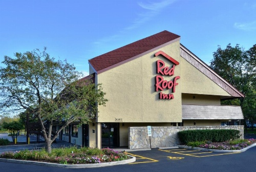 Red Roof Inn Milwaukee Airport image 32
